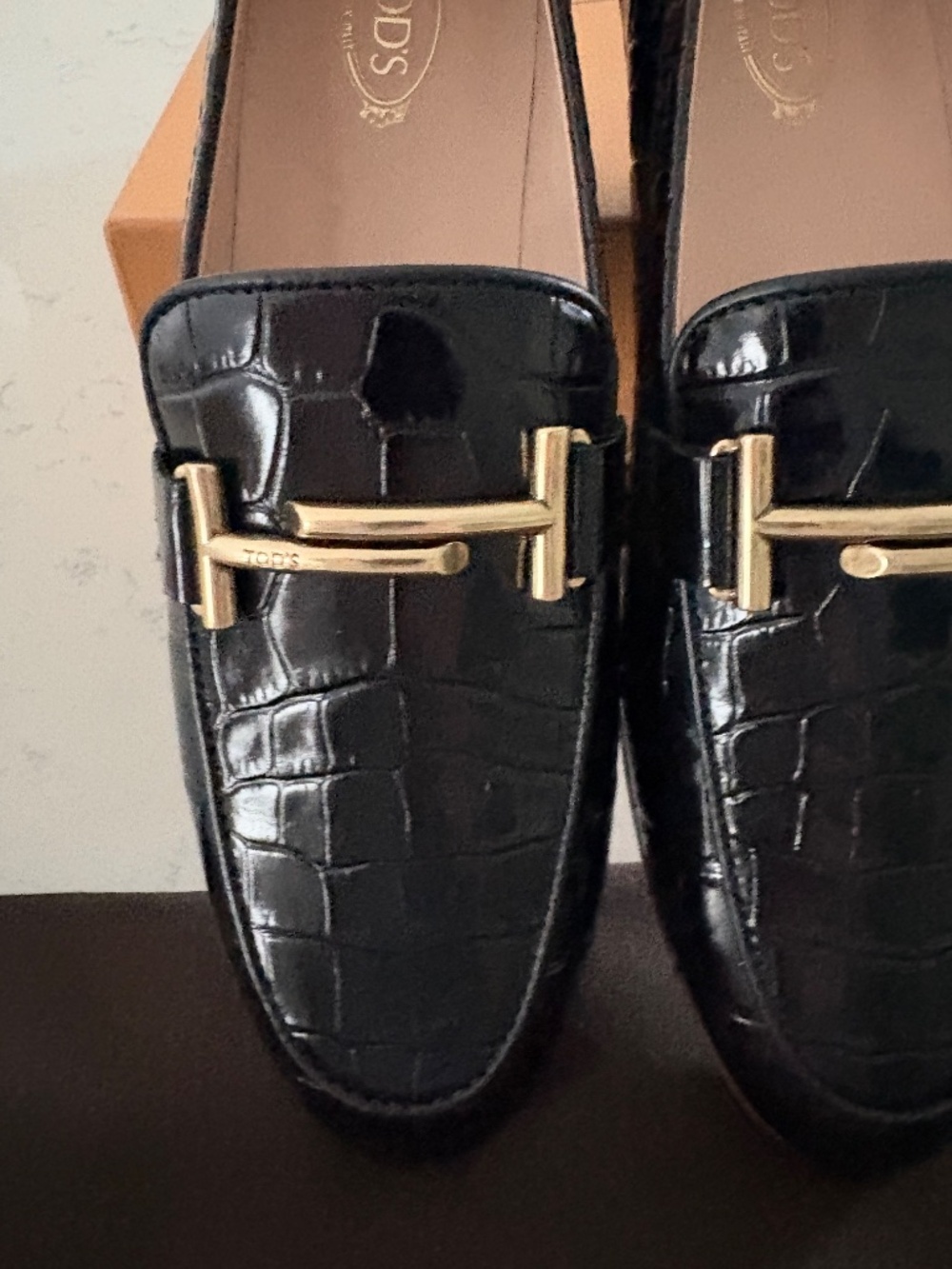 New in box Tod's Croc Embossed Loafers - Picture 3 of 7